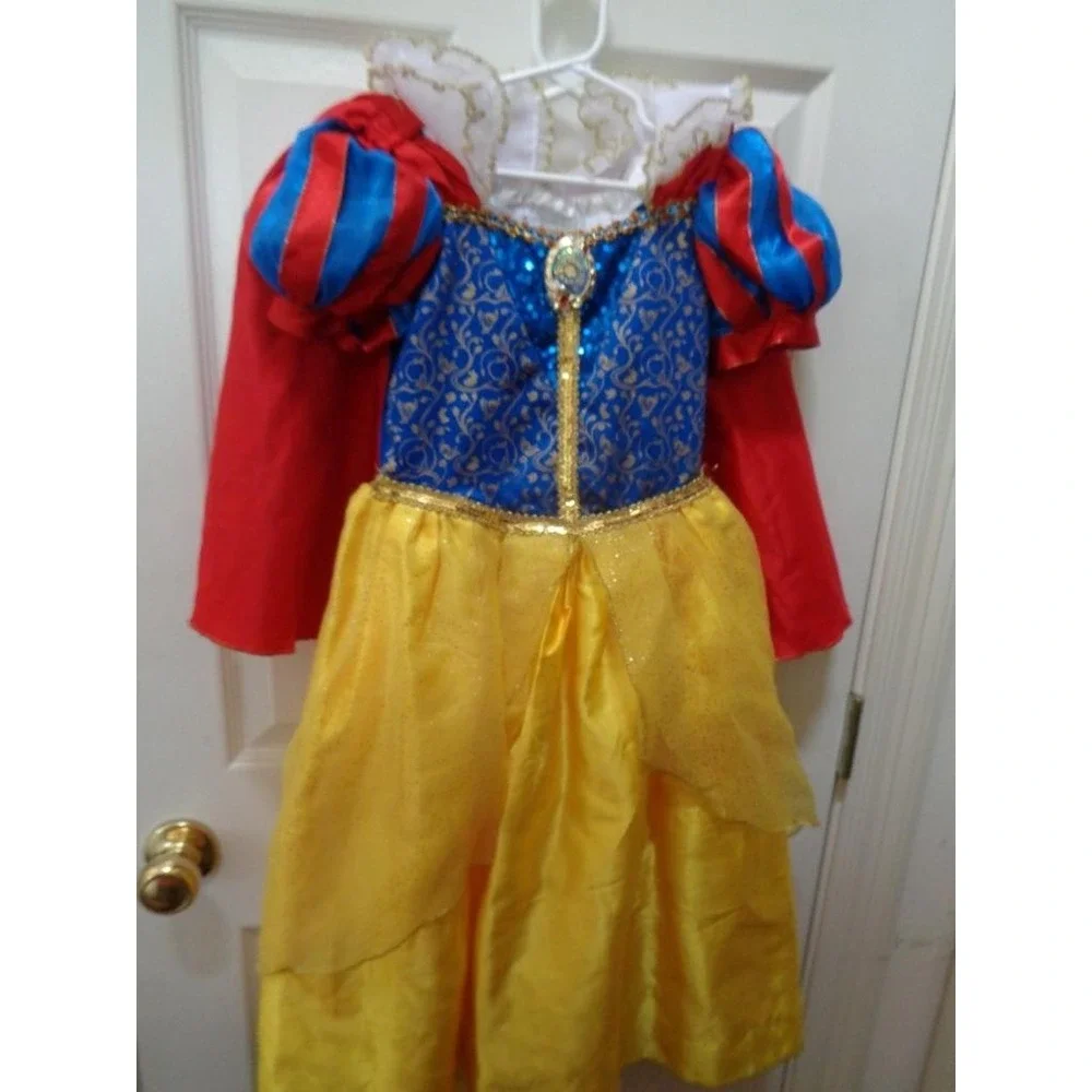 Disney Princess Costume Dress Snow White Girl's Size 5/6 Includes Cape